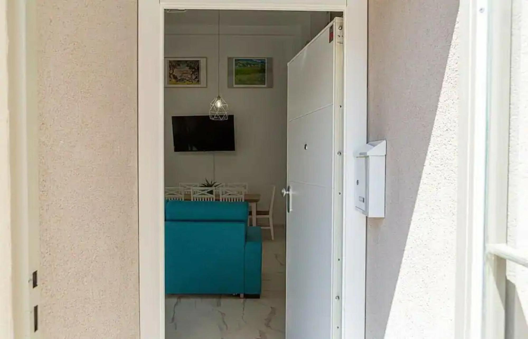 2Bedroom Duplex In Hortaleza Near Metro Madrid Exterior foto